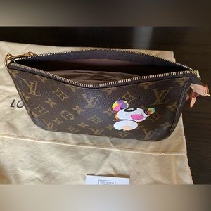 NWT Louis Vuitton Monogram Panda Takashi Murakami Pochette Accessories Bag